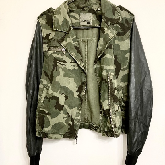 Levi's Women's Army Green Camouflage Jacket with Black Faux Leather Sleeves Sz M - Picture 2 of 11